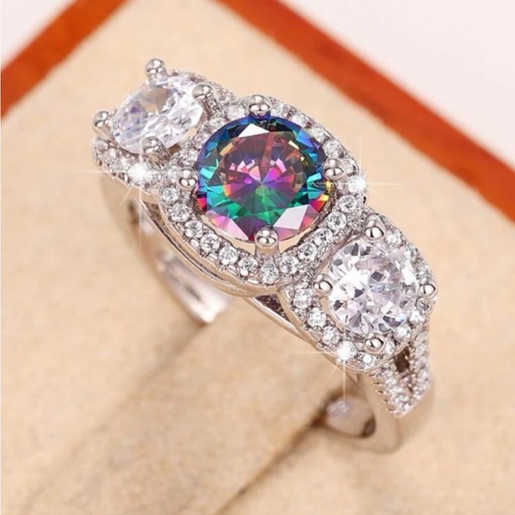 CUBIC ZIRCONIUM SILVER TONE RING - Picture 4 of 6